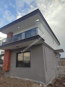 Manisa Yunusemre Şahin Tepesinde Satılık 4+1 Villa 2