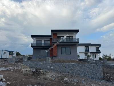 Manisa Yunusemre Şahin Tepesinde Satılık 4+1 Villa 1