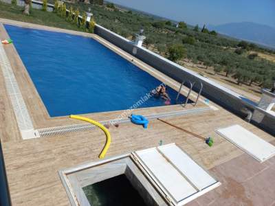 Manisa Gülbahçe'de Müstakil Havuzlu 5+1 Satılık Villa 2