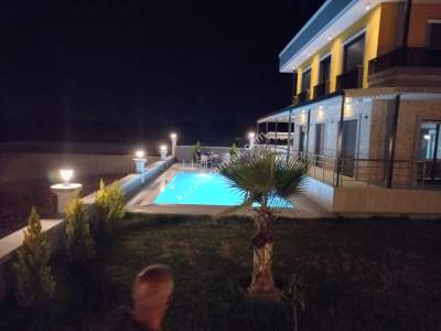 Manisa Gülbahçe'de Müstakil Havuzlu 5+1 Satılık Villa 1