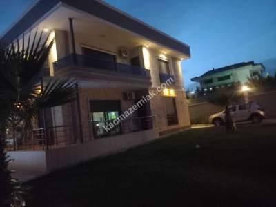 Manisa Gülbahçe'de Müstakil Havuzlu 5+1 Satılık Villa 6