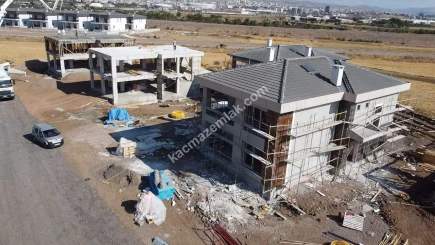 Sivas Merkez Esenyurt Mah. Satılık 5+1 Villalar 4