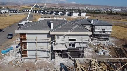 Sivas Merkez Esenyurt Mah. Satılık 5+1 Villalar 3