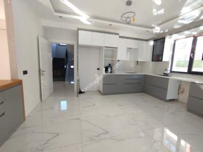 Sivas Satılık Villa Esenyurt Mah. 5+1 Kapalı Otoparklı 11