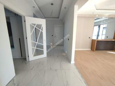 Sivas Satılık Villa Esenyurt Mah. 5+1 Kapalı Otoparklı 4