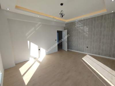 Sivas Satılık Villa Esenyurt Mah. 5+1 Kapalı Otoparklı 34