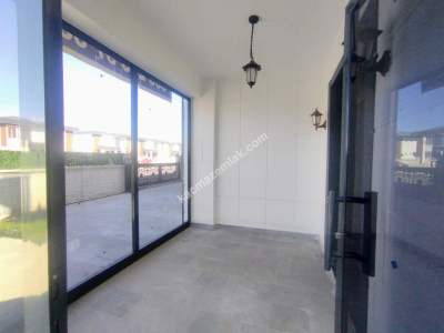 Sivas Satılık Villa Esenyurt Mah. 5+1 Kapalı Otoparklı 2