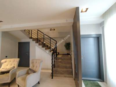 Sivas Satılık Villa - Karşıyaka Mah. 3+1 180M2 Eşyalı 16