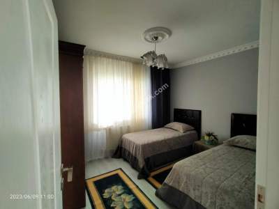 Trabzon Akçaabat Uğurlu Mahallesinde Satılık Villa 32