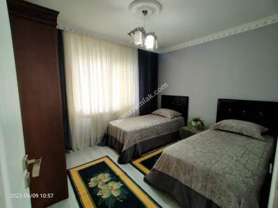 Trabzon Akçaabat Uğurlu Mahallesinde Satılık Villa 25