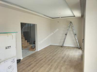 Kaçmaz Emlaktan Trabzon Beşikdüzünde Satılık Villa 12