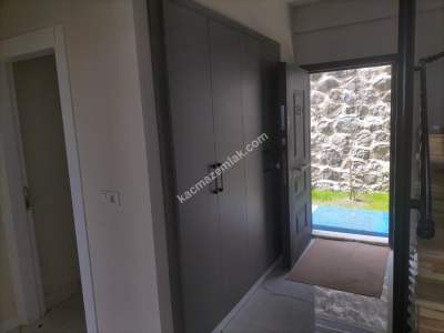 Kaçmaz Emlaktan Trabzon Beşikdüzünde Satılık Villa 15