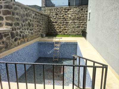 Kaçmaz Emlaktan Trabzon Beşikdüzünde Satılık Villa 16