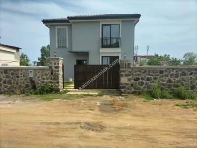 Kaçmaz Emlaktan Trabzon Beşikdüzünde Satılık Villa 1