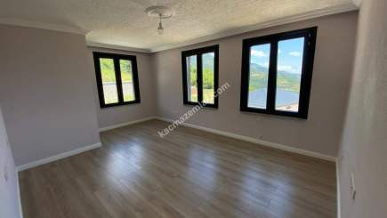 Kaçmaz Emlaktan Trabzon Maçka İlçesinde Satılık Villa 30