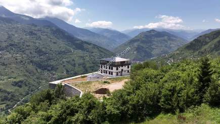 Kaçmaz Emlaktan Trabzon Maçka İlçesinde Satılık Villa 3