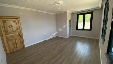 Kaçmaz Emlaktan Trabzon Maçka İlçesinde Satılık Villa 28