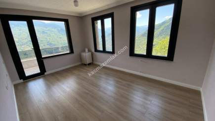 Kaçmaz Emlaktan Trabzon Maçka İlçesinde Satılık Villa 15