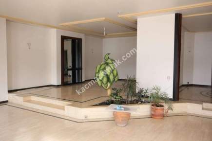 Çengelköy'de En İyi Boğaz Manzaralı İskeleli Yalı 10