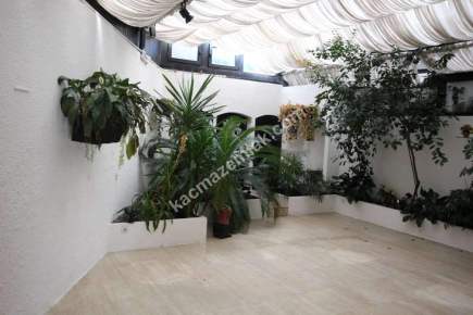 Çengelköy'de En İyi Boğaz Manzaralı İskeleli Yalı 8