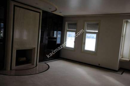 Çengelköy'de En İyi Boğaz Manzaralı İskeleli Yalı 15