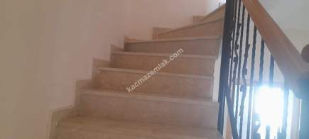 Sakarya Kocaalide Eşyalı Satılık Tripleks Villa 13