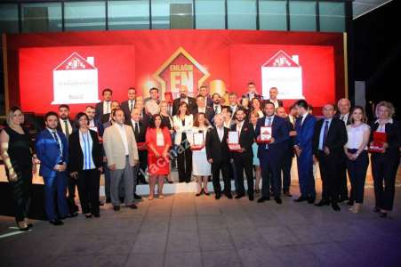 Kaçmaz Emlak Maltepe Küçükyalı Bağdat Caddesi Temsilciliği 3